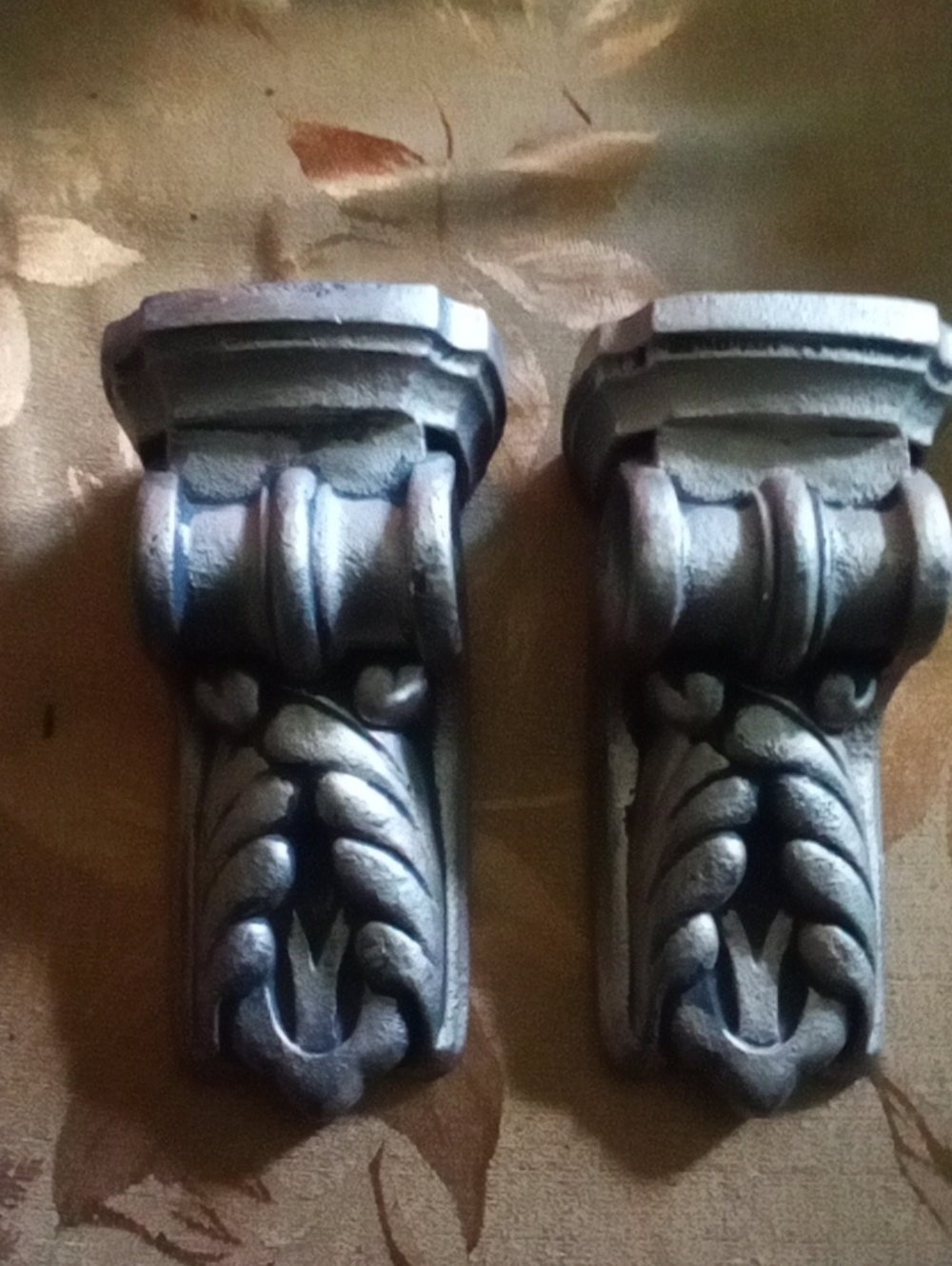 2 decorative vintage resin pediments for curtain rods or shelves